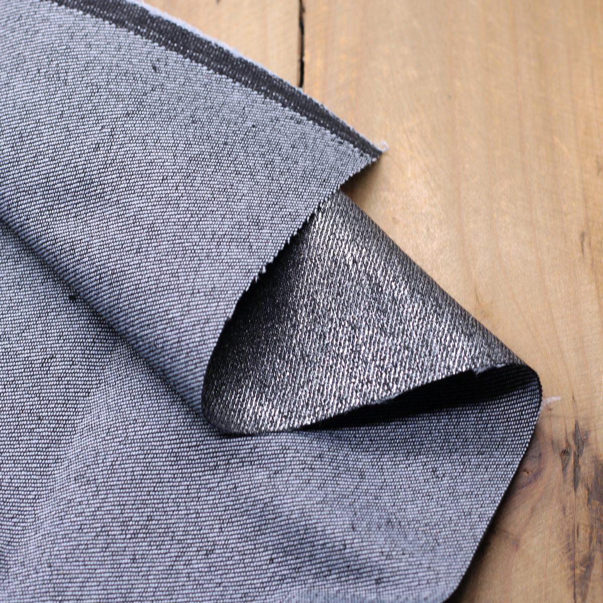 Tissu Jean Stretch- Noir irisé argent (Vendu x10cm) Tissus Sélection Gaspard & Léonie | Gaspard et Léonie Tissus en ligne et Mercerie à Toulouse