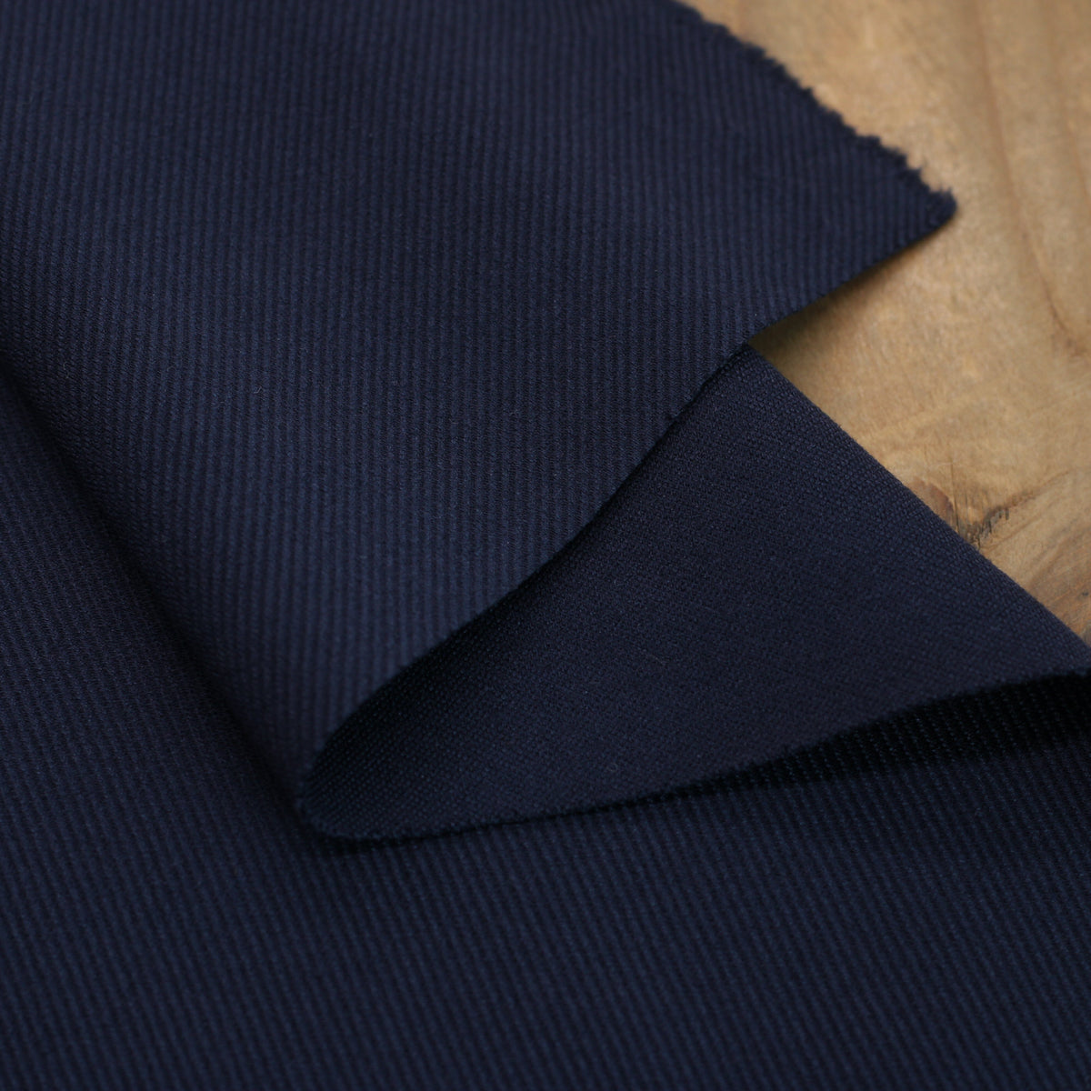 Tissu Jersey Milano Twill uni - Marine (Vendu x10cm) Tissus L'atelier de Gaspard et Léonie | Gaspard et Léonie Tissus en ligne et Mercerie à Toulouse