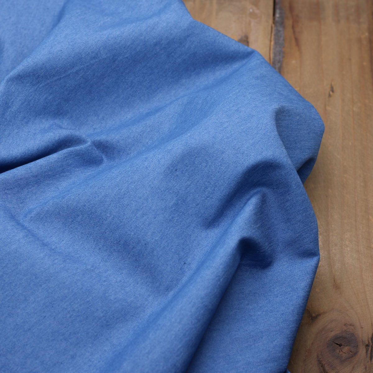 Tissu popeline de Coton Denim léger - Bleu (Vendu x10cm) Tissus Sélection Gaspard & Léonie | Gaspard et Léonie Tissus en ligne et Mercerie à Toulouse