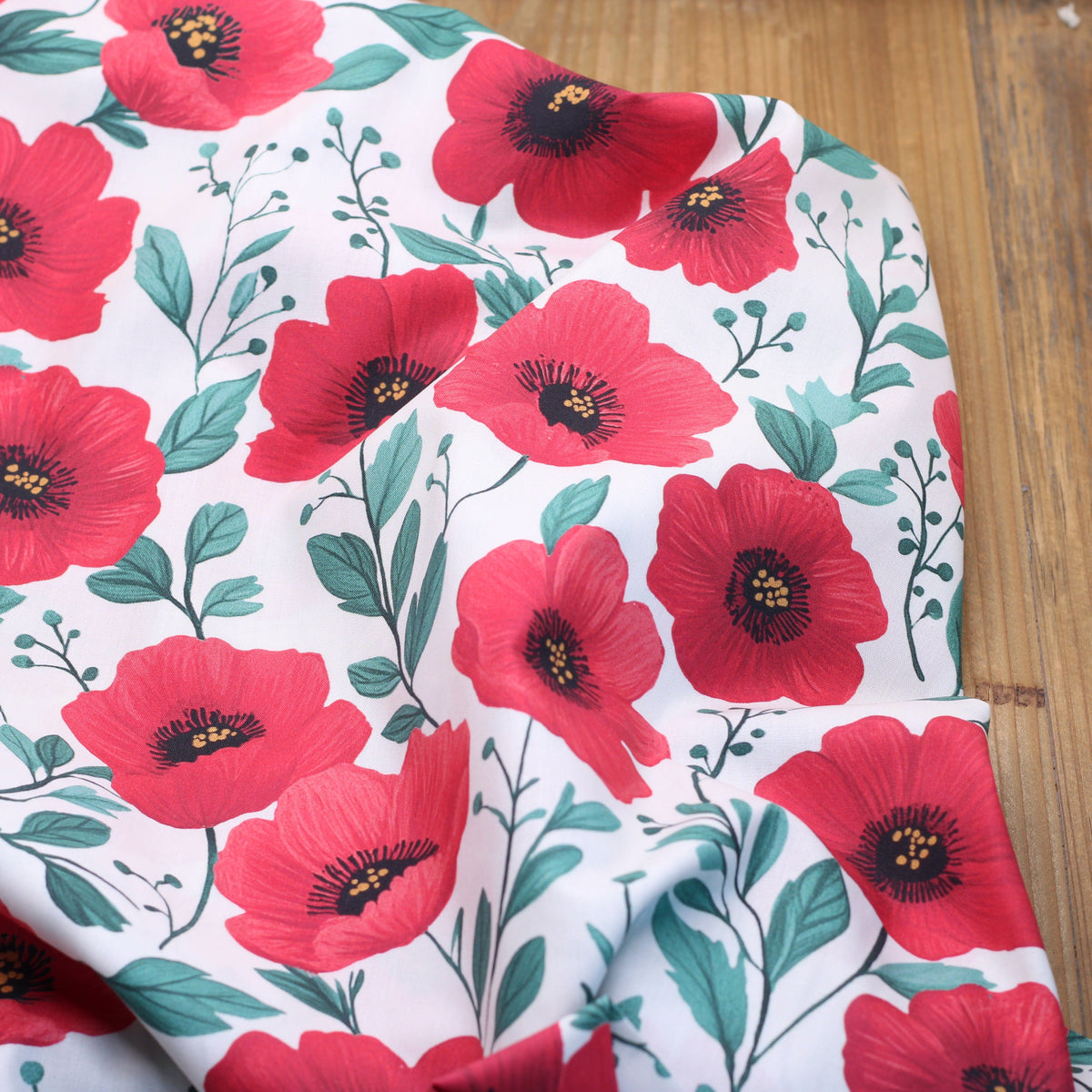 Tissu popeline de coton fleuri - COQUELICOTS- Blanc cassé /Rouge (Vendu x10cm) Tissus Sélection Gaspard & Léonie | Gaspard et Léonie Tissus en ligne et Mercerie à Toulouse