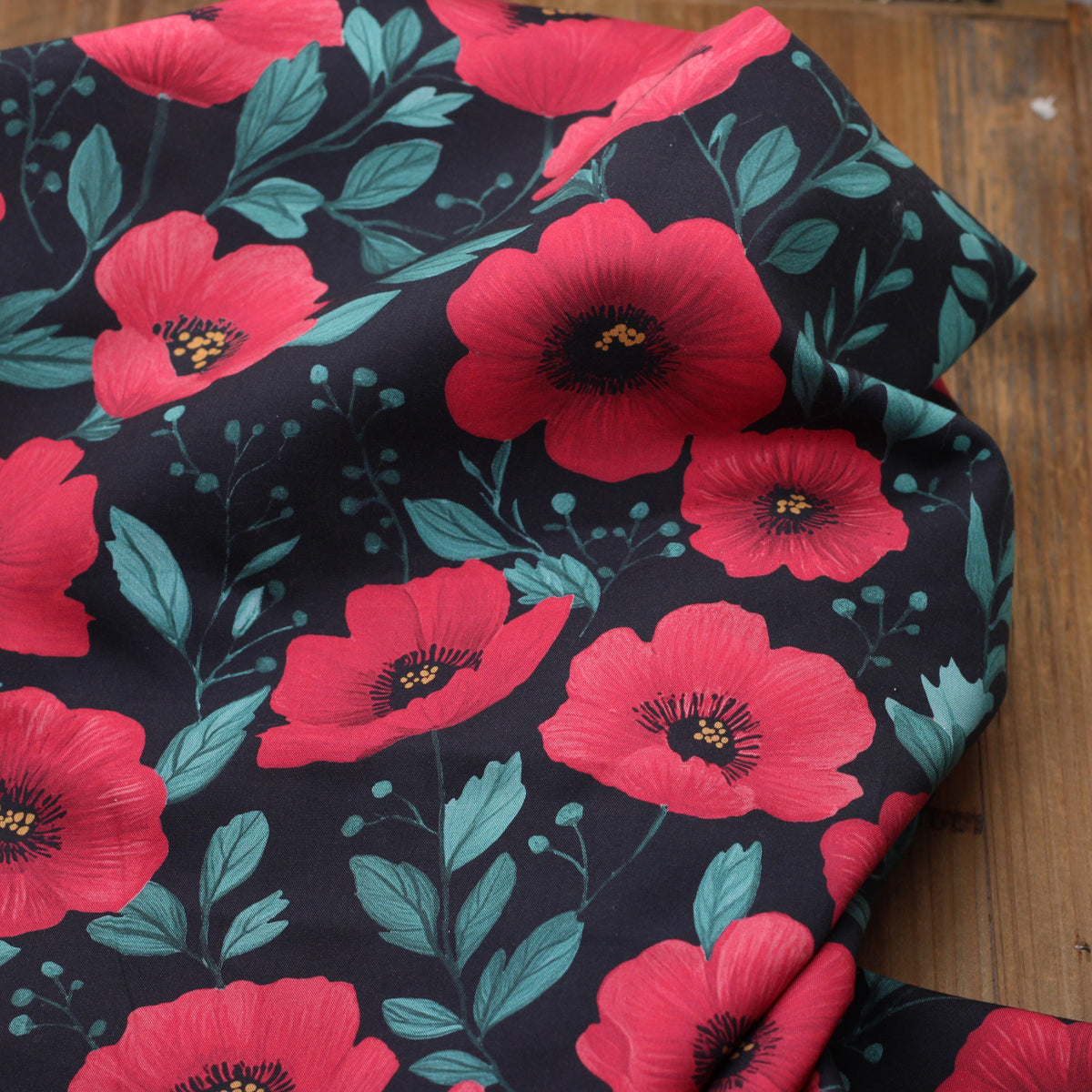 Tissu popeline de coton fleuri - COQUELICOTS- Noir /Rouge (Vendu x10cm) Tissus Sélection Gaspard & Léonie | Gaspard et Léonie Tissus en ligne et Mercerie à Toulouse