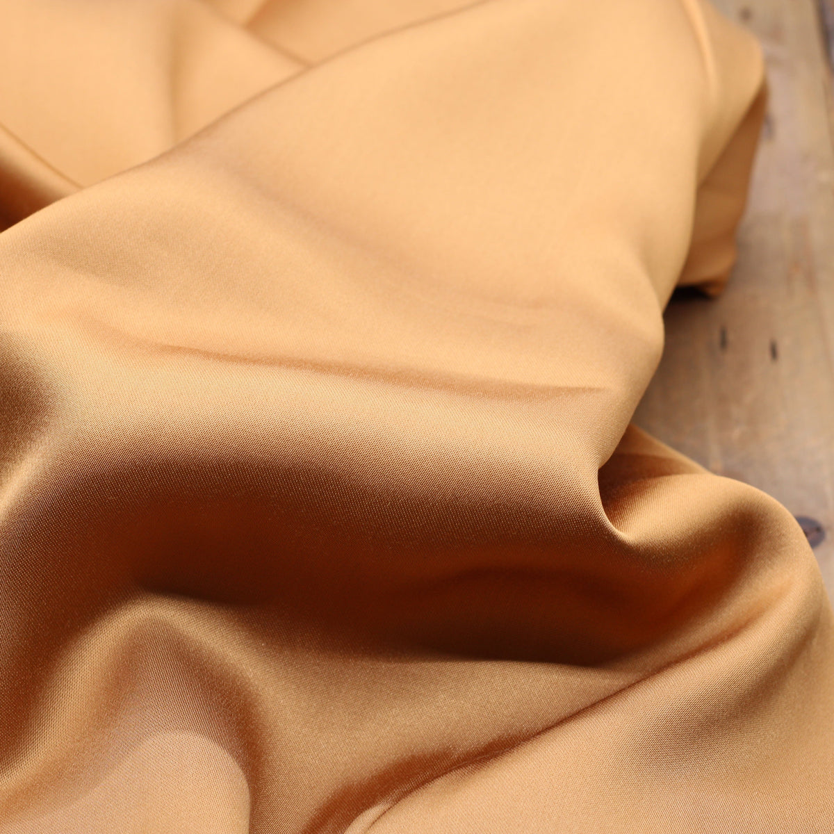 Tissu satin de viscose - Caramel (Vendu x10cm) Tissus Sélection Gaspard & Léonie | Gaspard et Léonie Tissus en ligne et Mercerie à Toulouse