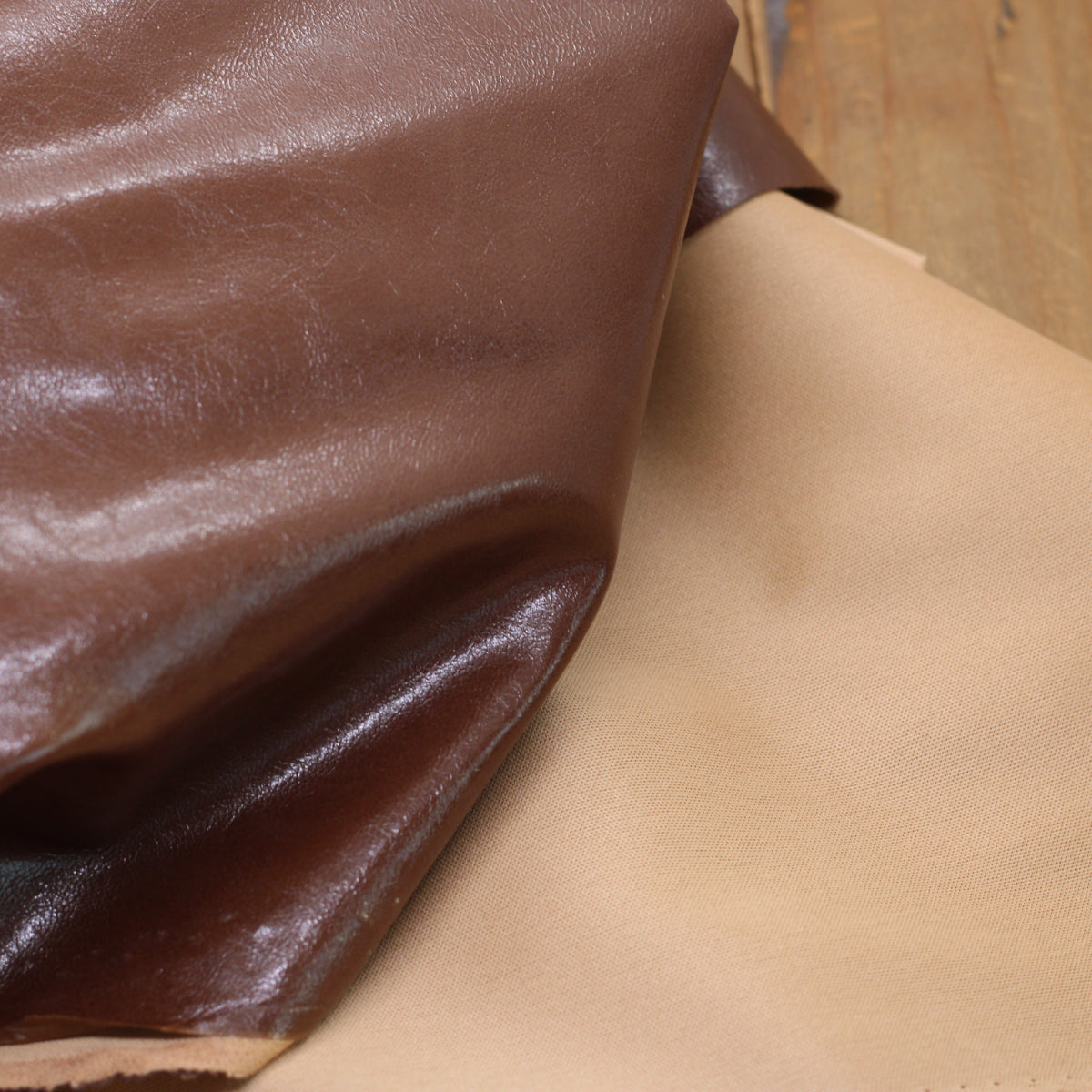 Tissu Simili Cuir Vintage- Marron (Vendu x10cm) Tissus Sélection Gaspard et Léonie | Gaspard et Léonie Tissus en ligne et Mercerie à Toulouse