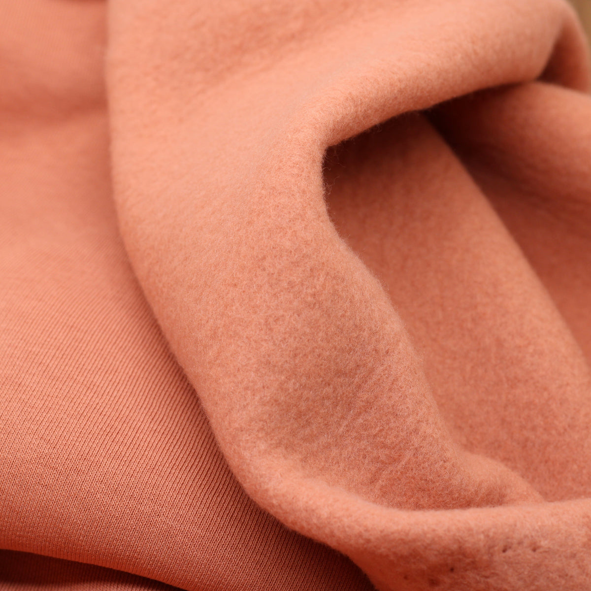 Tissu Sweat / Jogging - Pêche (Vendu x10cm) Tissus Sélection Gaspard & Léonie | Gaspard et Léonie Tissus en ligne et Mercerie à Toulouse
