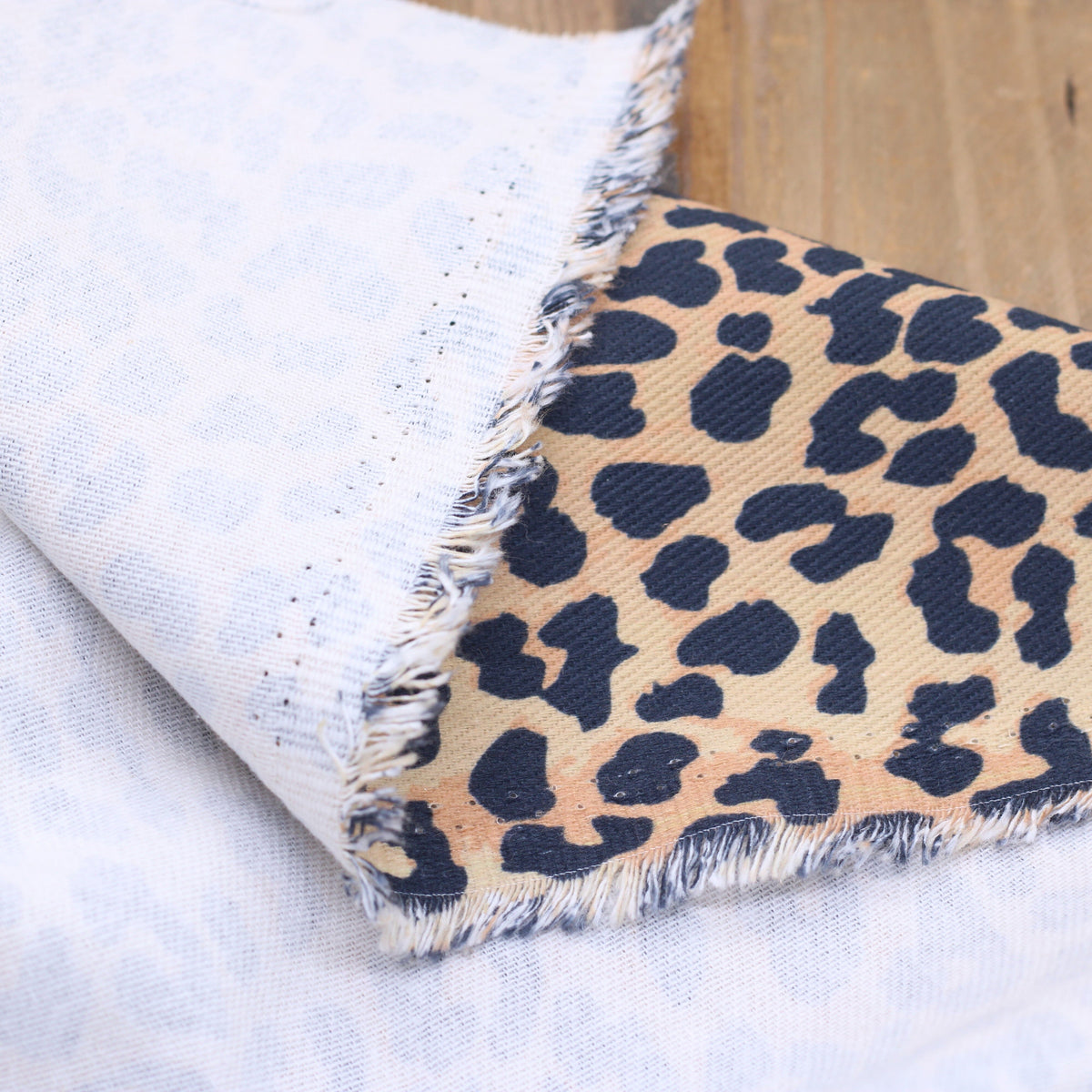 Tissu Twill de coton LEOPARD (Vendu par 10cm) Tissus Sélection Gaspard & Léonie | Gaspard et Léonie Tissus en ligne et Mercerie à Toulouse