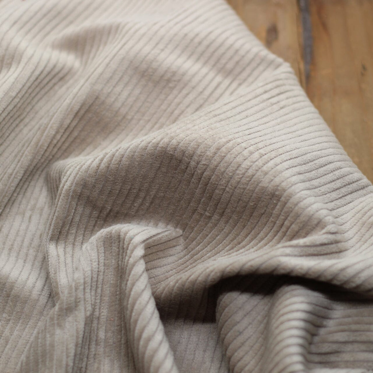 Tissu Velours Grosses côtes - Beige (vendu x10cm) Tissus Sélection Gaspard & Léonie | Gaspard et Léonie Tissus en ligne et Mercerie à Toulouse