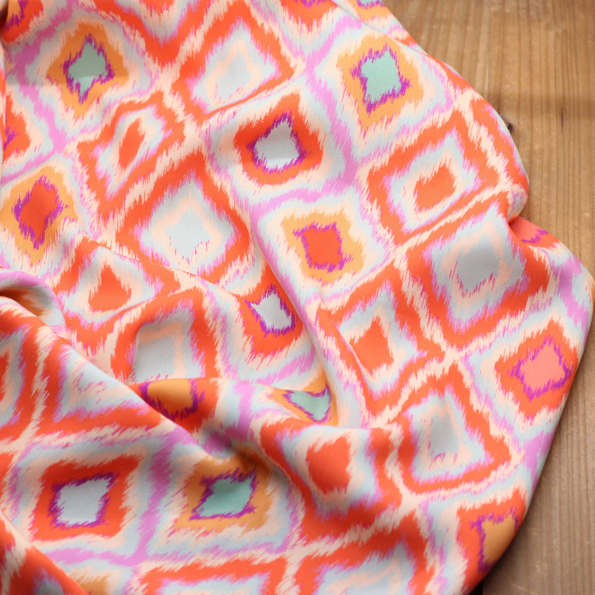 Tissu Viscose - ABSTRACT LOSANGES - Orange (vendu x10cm) Tissus Sélection Gaspard & Léonie | Gaspard et Léonie Tissus en ligne et Mercerie à Toulouse