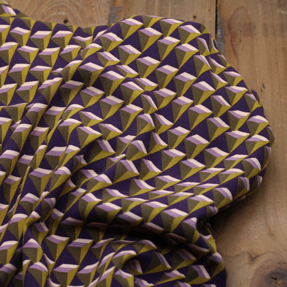 Tissu Viscose Stretch PYRAMID - Vert/Violet (Vendu x10cm) Tissus Sélection Gaspard & Léonie | Gaspard et Léonie Tissus en ligne et Mercerie à Toulouse