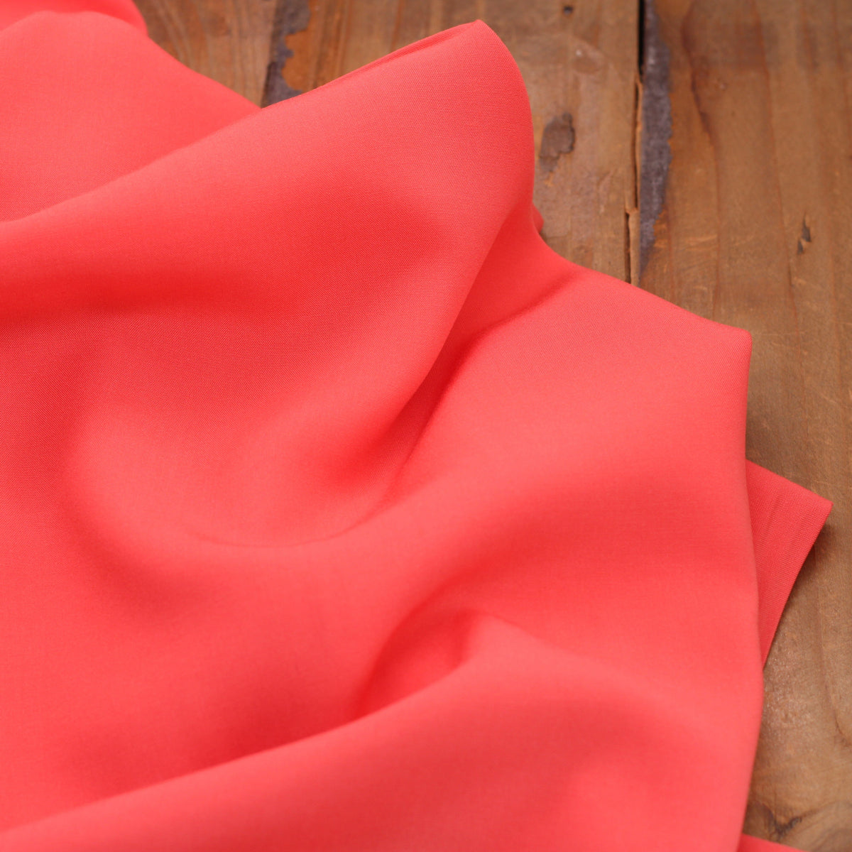 Tissu Viscose Unie - Corail (Vendu x10cm) Tissus Sélection Gaspard & Léonie | Gaspard et Léonie Tissus en ligne et Mercerie à Toulouse