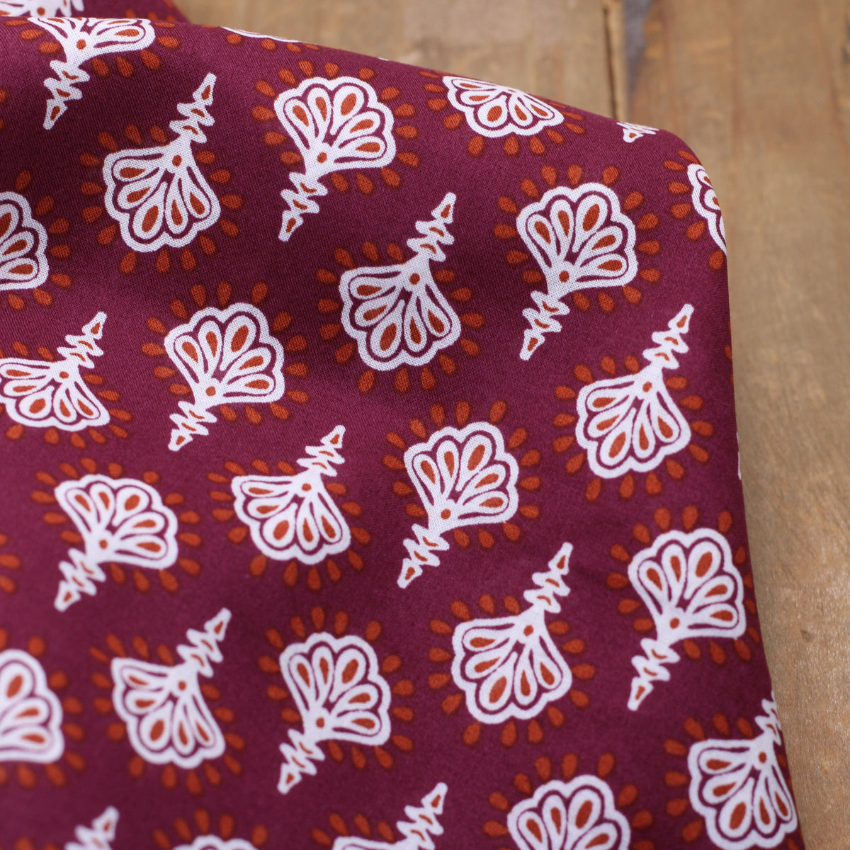 Tissu Voile de coton - SYMBOL ABSTRACT-Bordeaux (Vendu x10cm) Tissus Sélection Gaspard & Léonie | Gaspard et Léonie Tissus en ligne et Mercerie à Toulouse