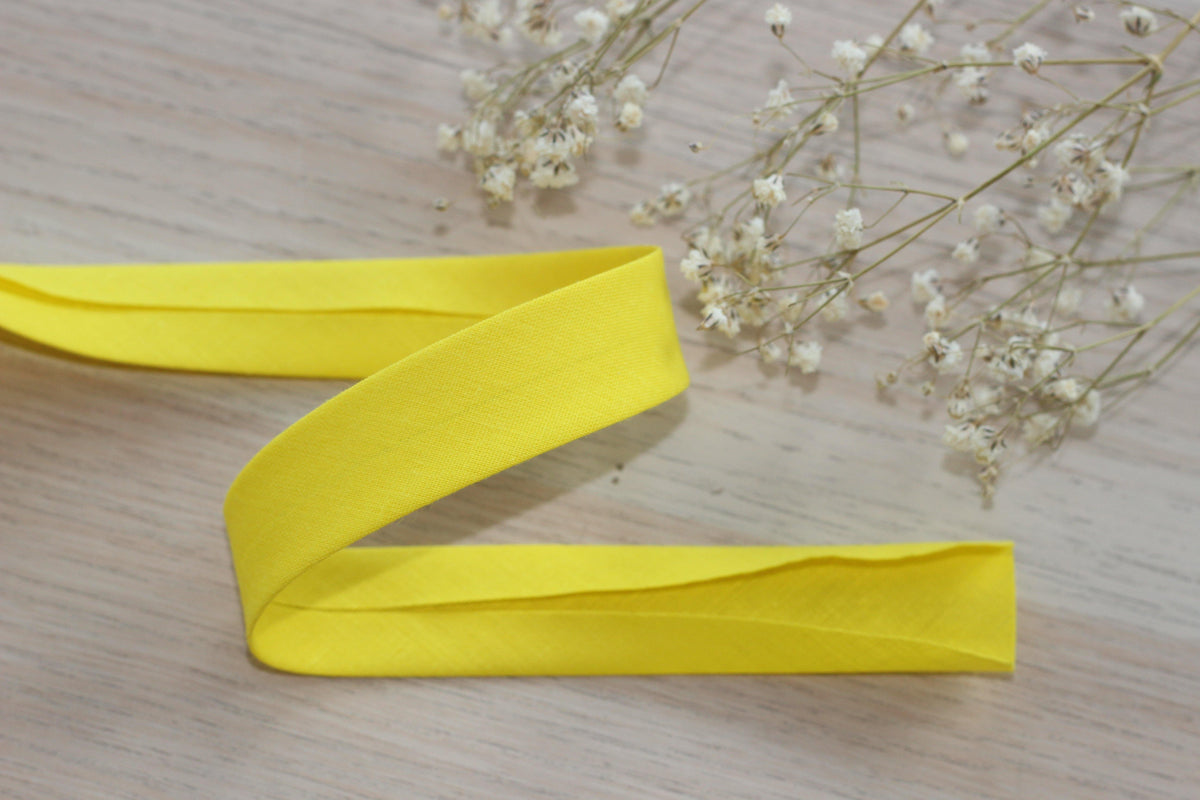 Biais Polycoton uni Jaune 20mm COL:40 (vendu x10cm) - L'atelier de Gaspard et Léonie