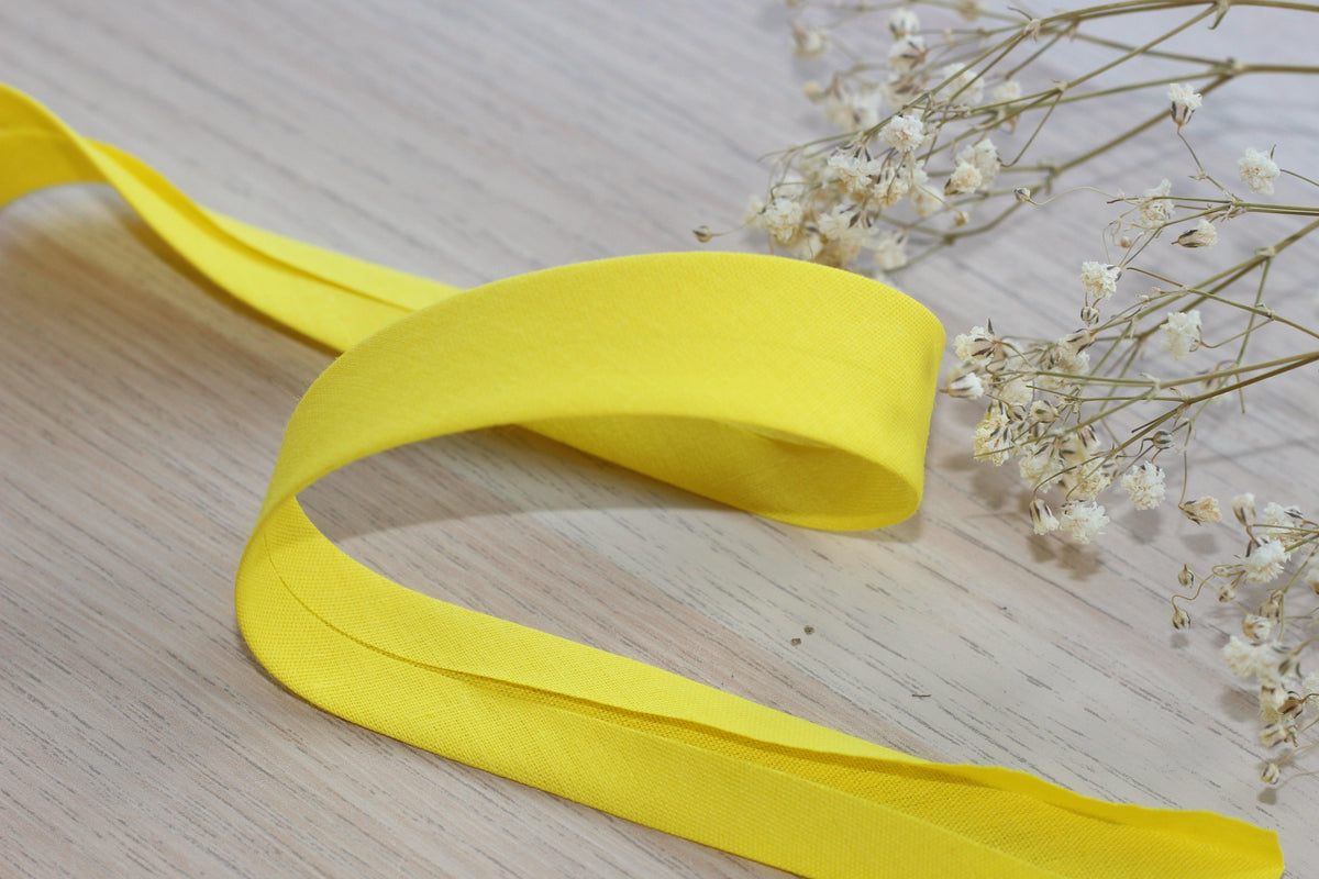 Biais Polycoton uni Jaune 20mm COL:40 (vendu x10cm) - L'atelier de Gaspard et Léonie