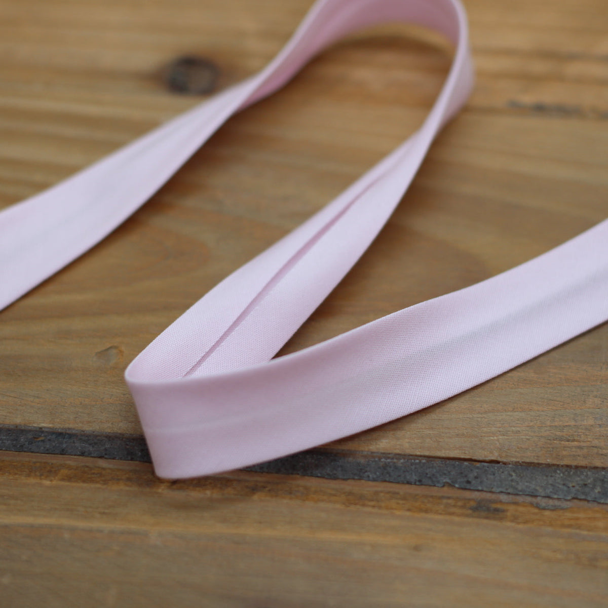 Biais Stretch Rose 18mm Col:31 Mercerie Sélection Gaspard & Léonie | Gaspard et Léonie Tissus en ligne et Mercerie à Toulouse