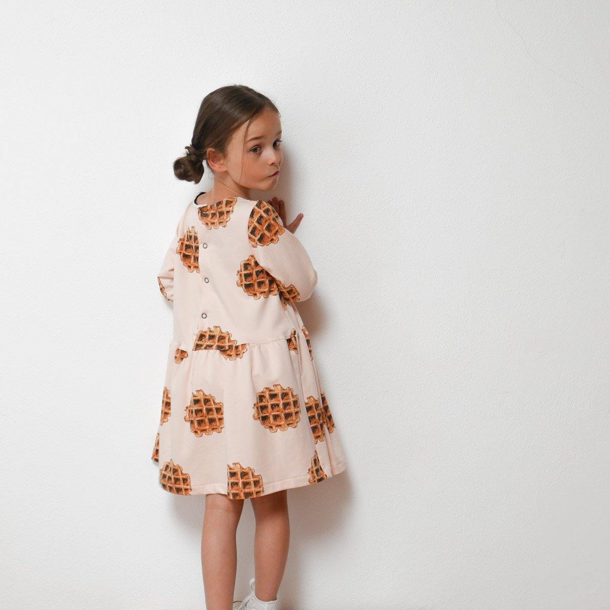 HELSINKI Kids Enfant Robe patron de couture pochette - L'atelier de Gaspard et Léonie