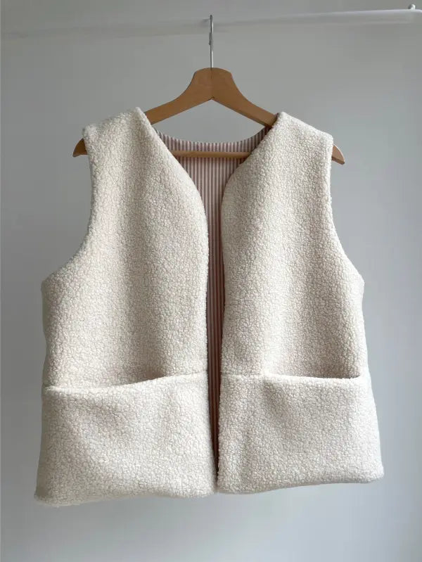 Le gilet de berger - Patron de couture pochette - MAISON ESSENTIELLE Patron de couture MAISON ESSENTIELLE | Gaspard et Léonie Tissus en ligne et Mercerie à Toulouse
