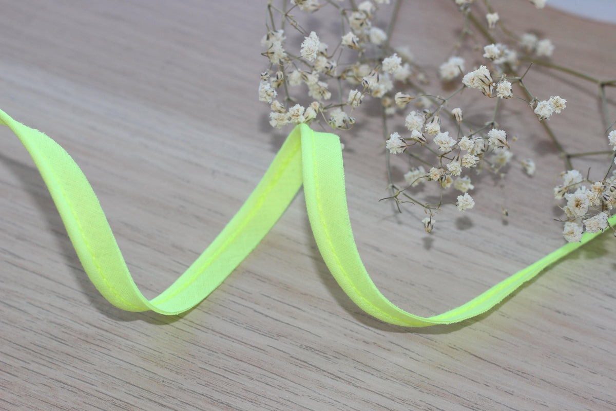 Passepoil Fluo jaune 10mm Col:1304 (vendu x10cm) - L'atelier de Gaspard et Léonie