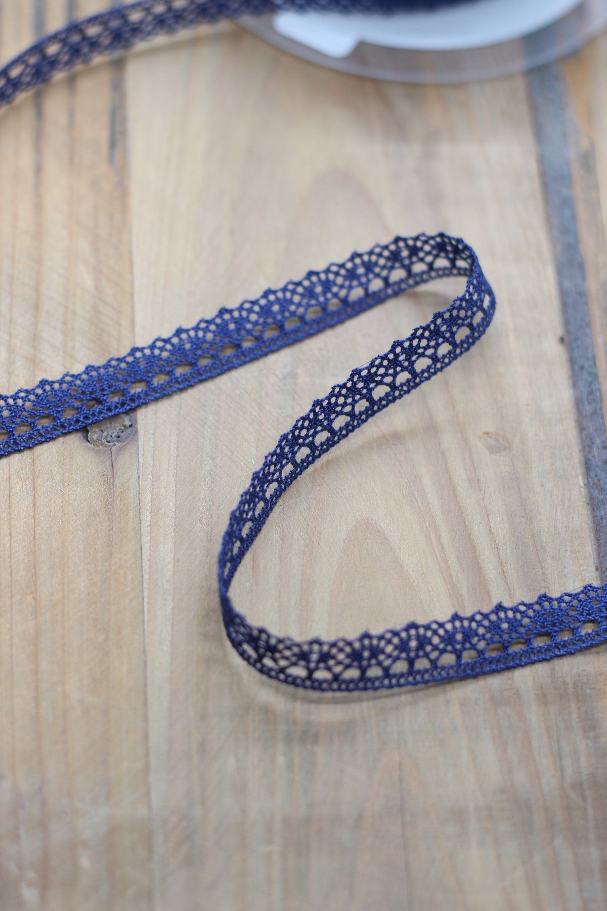 Ruban dentelle/Broderie Bleu Marine 12mm (vendu x10cm) Mercerie Sélection Gaspard & Léonie | Gaspard et Léonie Tissus Mercerie Toulouse