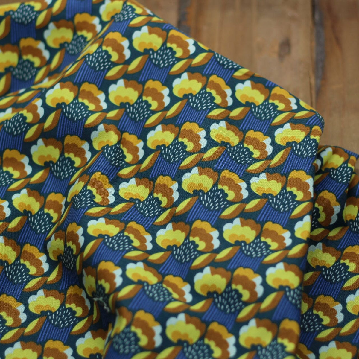 Tissu coton - FLOWERS FOR MADELINE - Madeline Bleu/Jaune(vendu x10cm) Tissus Cotton and Steel | Gaspard et Léonie Tissus en ligne et Mercerie à Toulouse