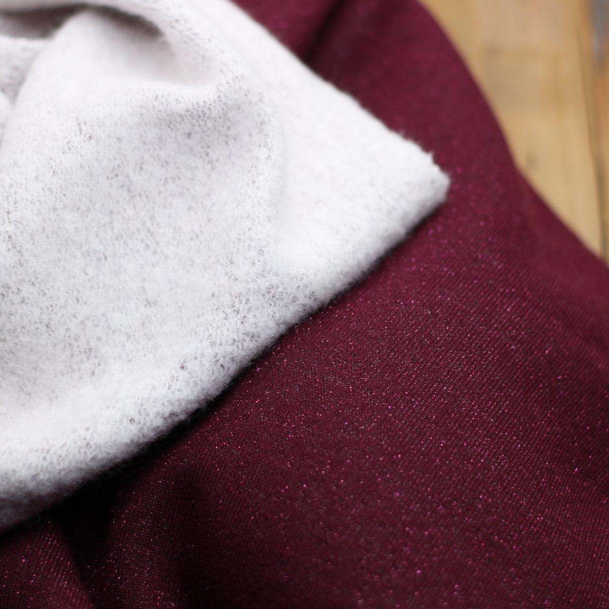 Tissu French Terry Glitter Bordeaux Lie de vin (Vendu x10cm) Tissus Sélection Gaspard & Léonie | Gaspard et Léonie Tissus en ligne et Mercerie à Toulouse