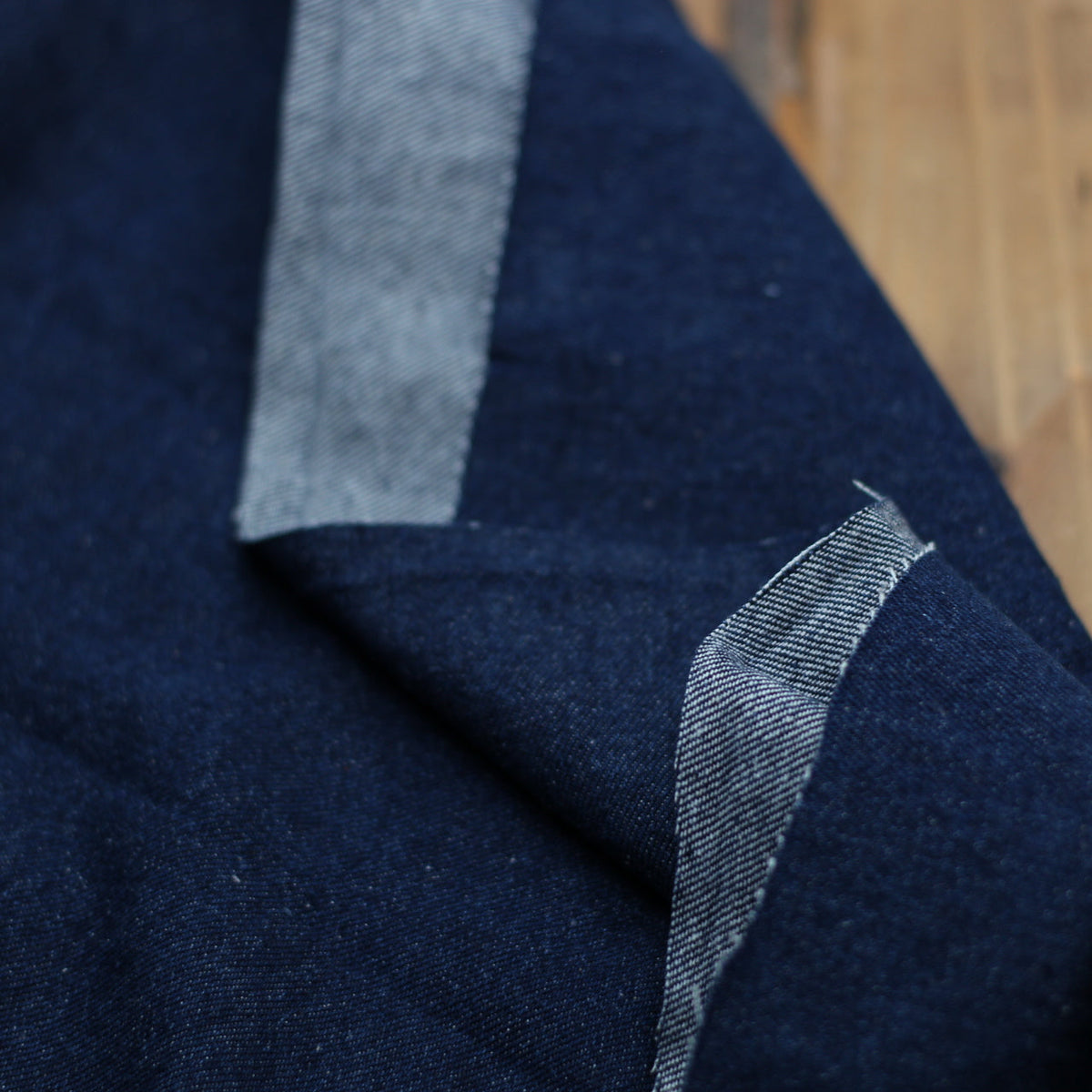 Tissu Jean - Bleu Brut (Vendu x10cm) Tissus Sélection Gaspard & Léonie | Gaspard et Léonie Tissus en ligne et Mercerie à Toulouse