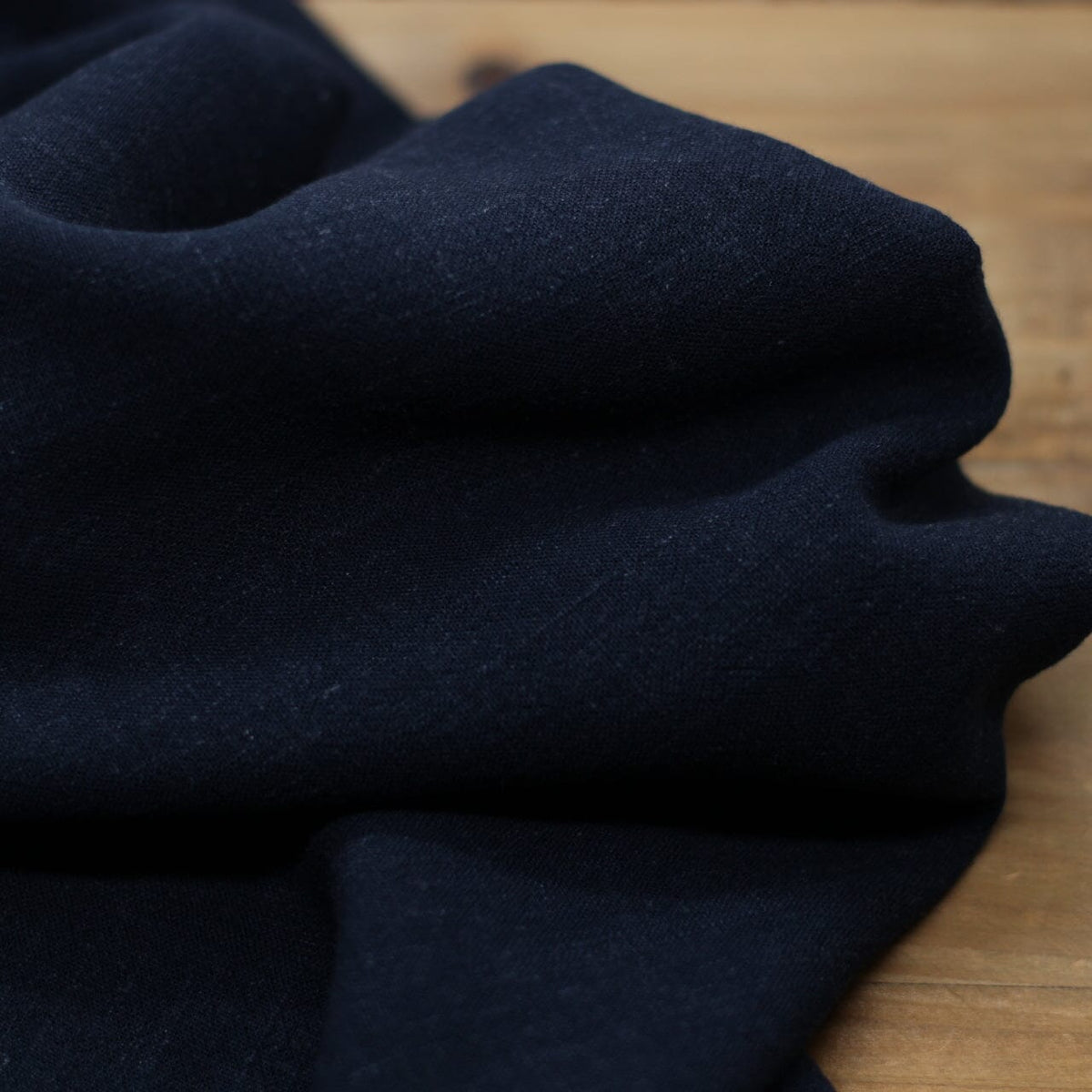 Tissu Lin Viscose Uni - Bleu Marine (Vendu x10cm) Tissus Sélection Gaspard & Léonie | Gaspard et Léonie Tissus en ligne et Mercerie à Toulouse