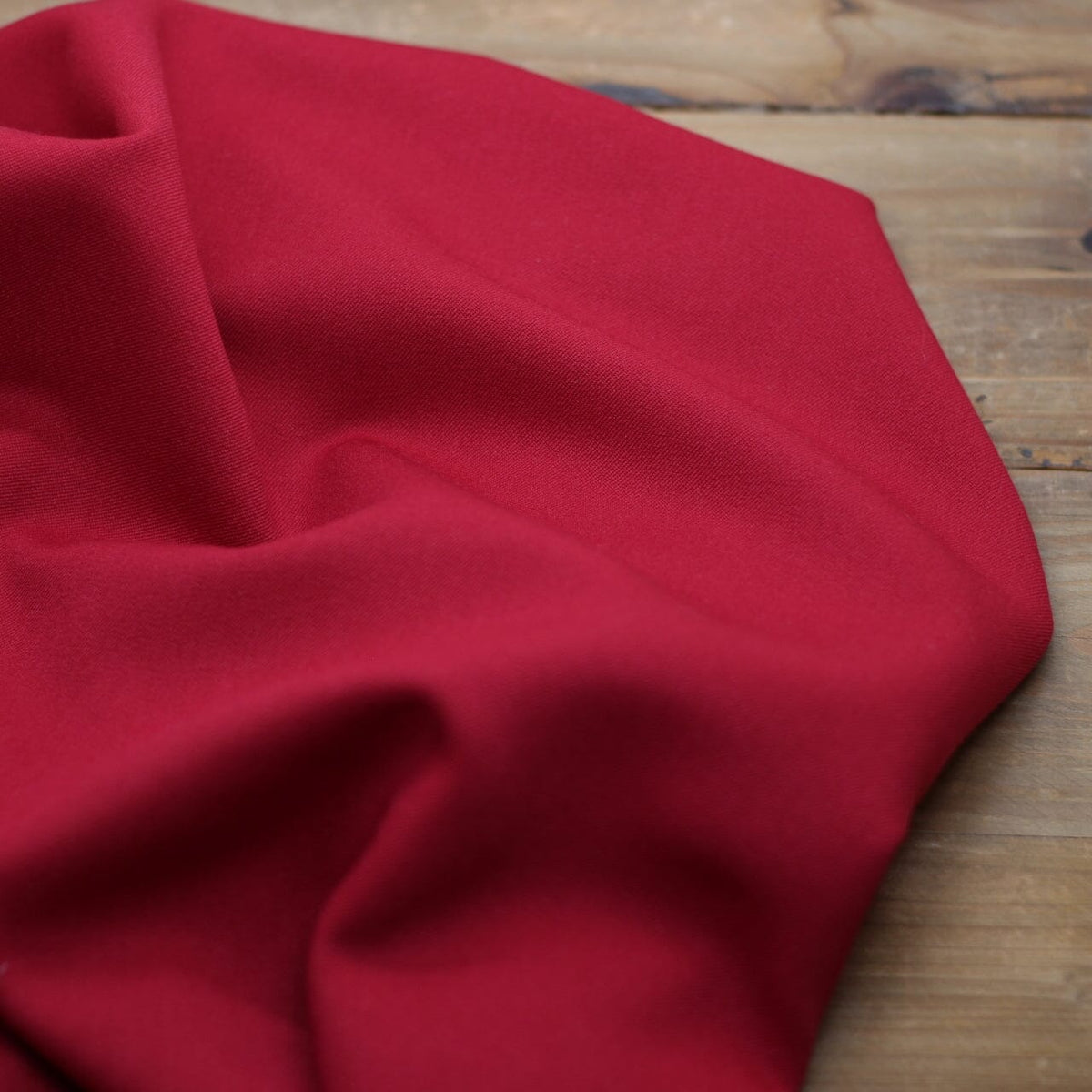 Tissu Twill Uni Stretch- Rouge bordeaux (Vendu x10cm) Tissus Sélection Gaspard & Léonie | Gaspard et Léonie Tissus en ligne et Mercerie à Toulouse