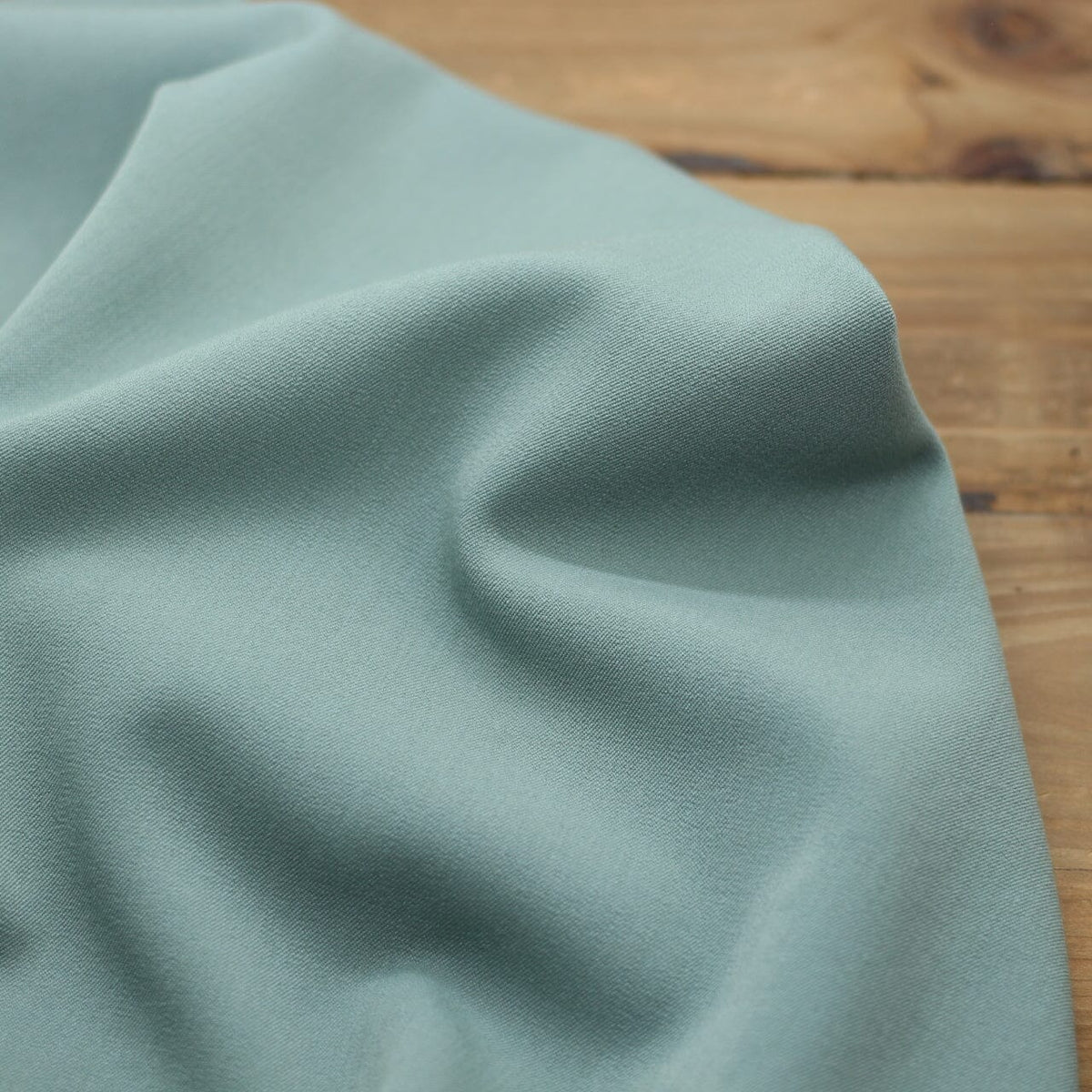 Tissu Twill Uni Stretch- Vert amande (Vendu x10cm) Tissus Sélection Gaspard & Léonie | Gaspard et Léonie Tissus en ligne et Mercerie à Toulouse