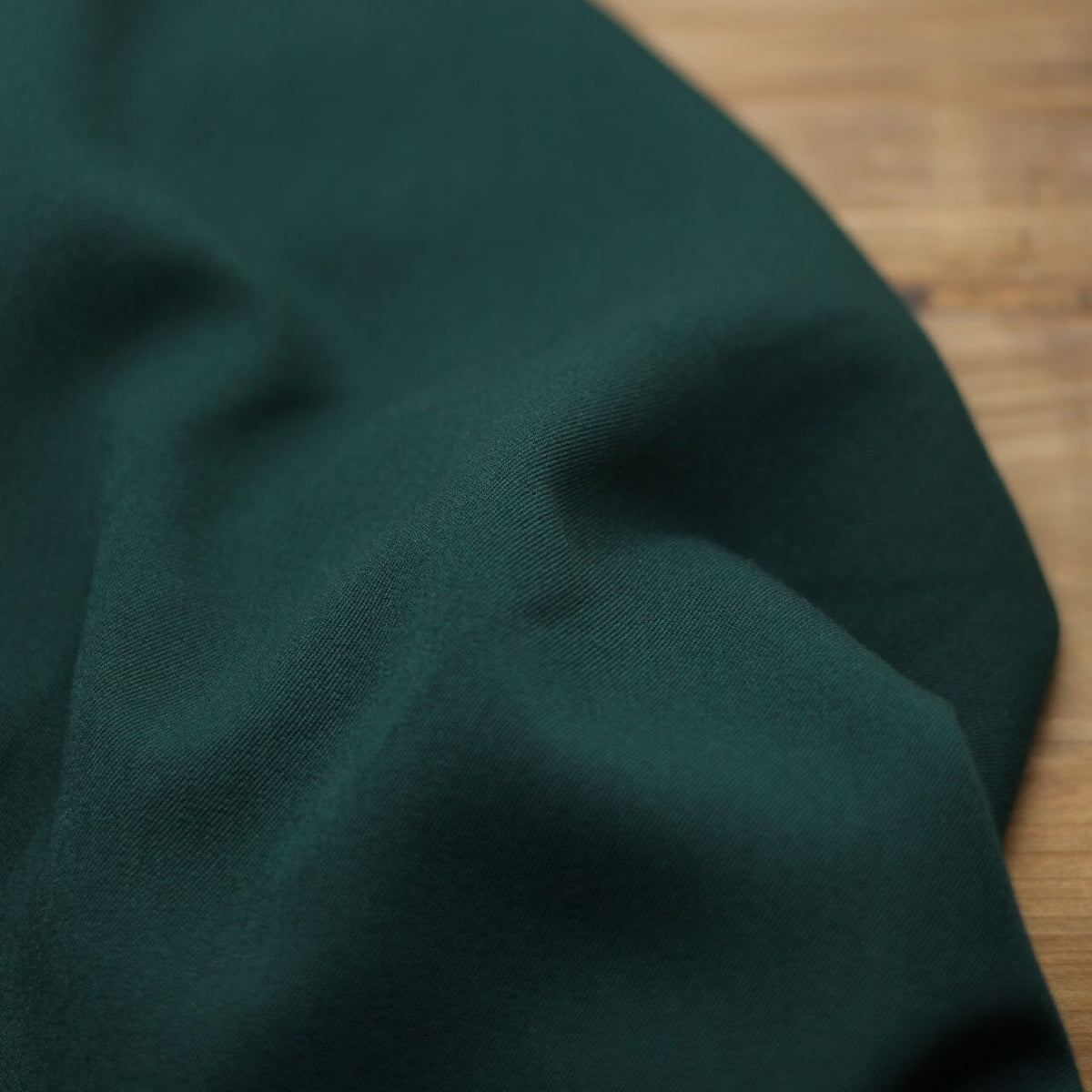 Tissu Twill Uni Stretch- Vert foret (Vendu x10cm) Tissus Sélection Gaspard & Léonie | Gaspard et Léonie Tissus en ligne et Mercerie à Toulouse