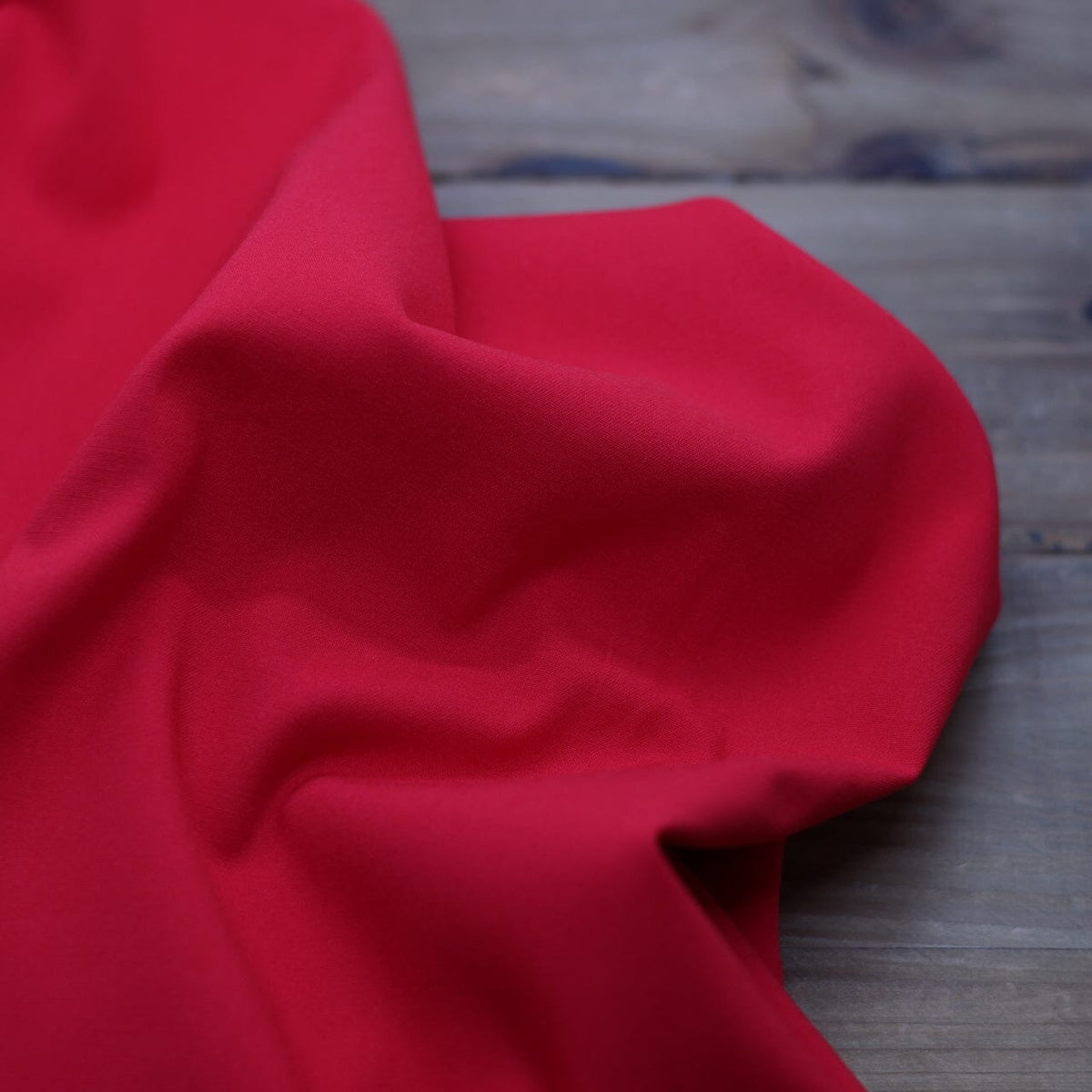 Tissu Viscose Stretch uni - Rouge (Vendu x10cm) Tissus Sélection Gaspard & Léonie | Gaspard et Léonie Tissus en ligne et Mercerie à Toulouse