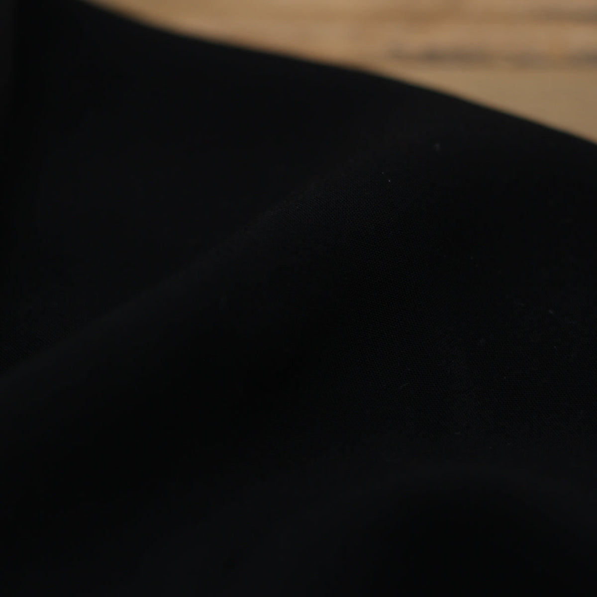 Tissu Viscose Unie - Noir (Vendu x10cm) Tissus Sélection Gaspard & Léonie | Gaspard et Léonie Tissus en ligne et Mercerie à Toulouse