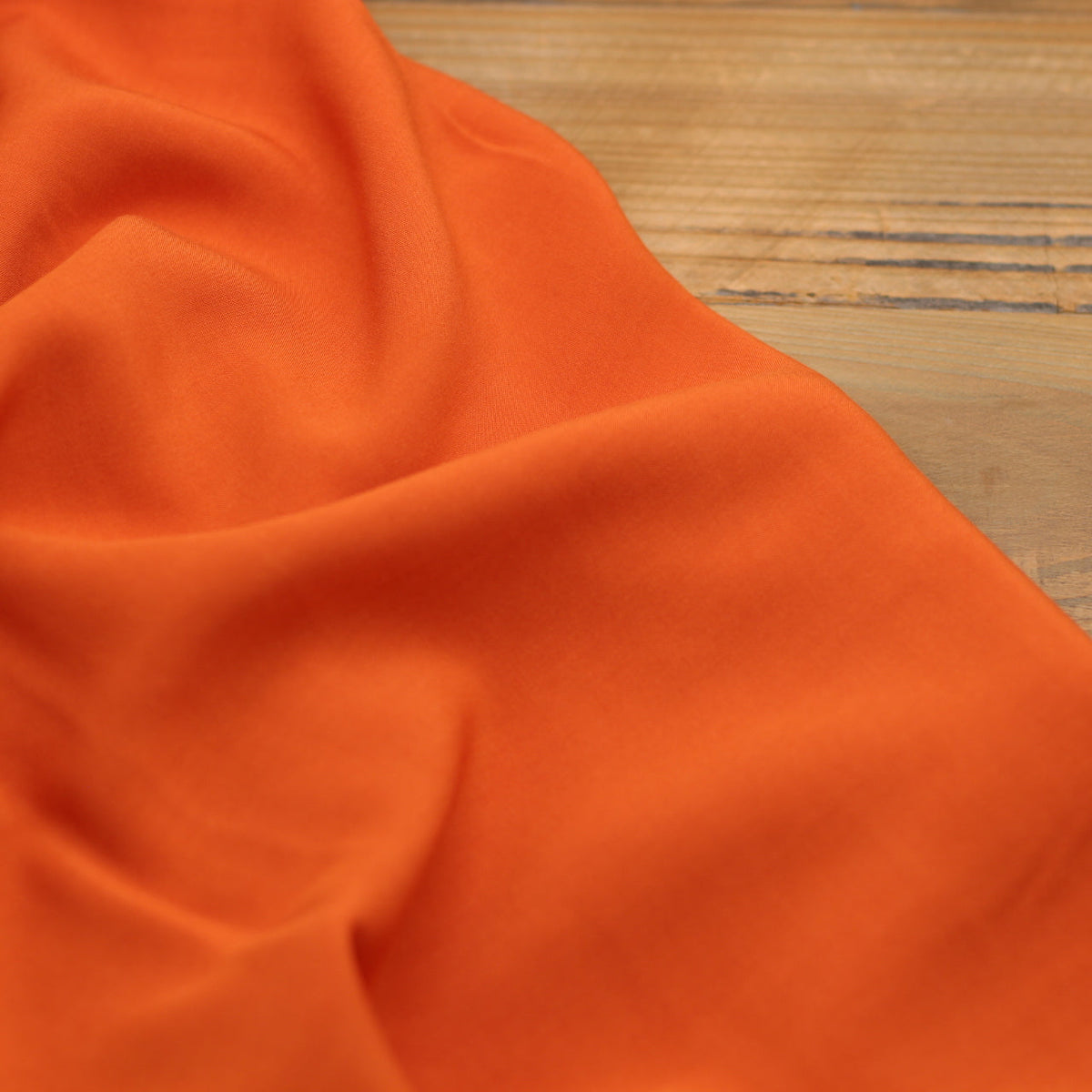 Tissu Viscose Unie - Orange (Vendu x10cm) Tissus Sélection Gaspard & Léonie | Gaspard et Léonie Tissus en ligne et Mercerie à Toulouse