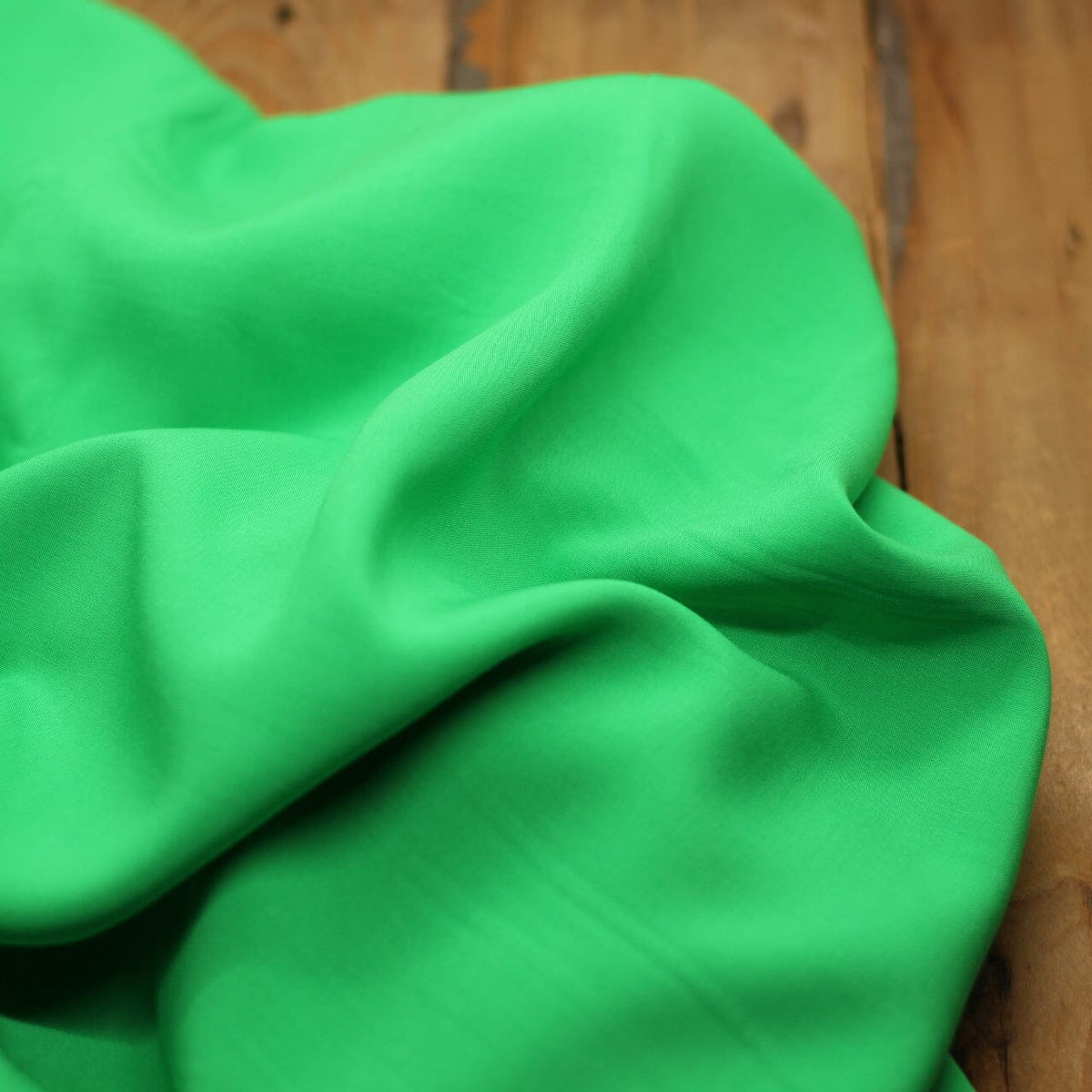 Tissu Viscose Unie - Vert prairie (Vendu x10cm) Tissus Sélection Gaspard & Léonie | Gaspard et Léonie Tissus en ligne et Mercerie à Toulouse