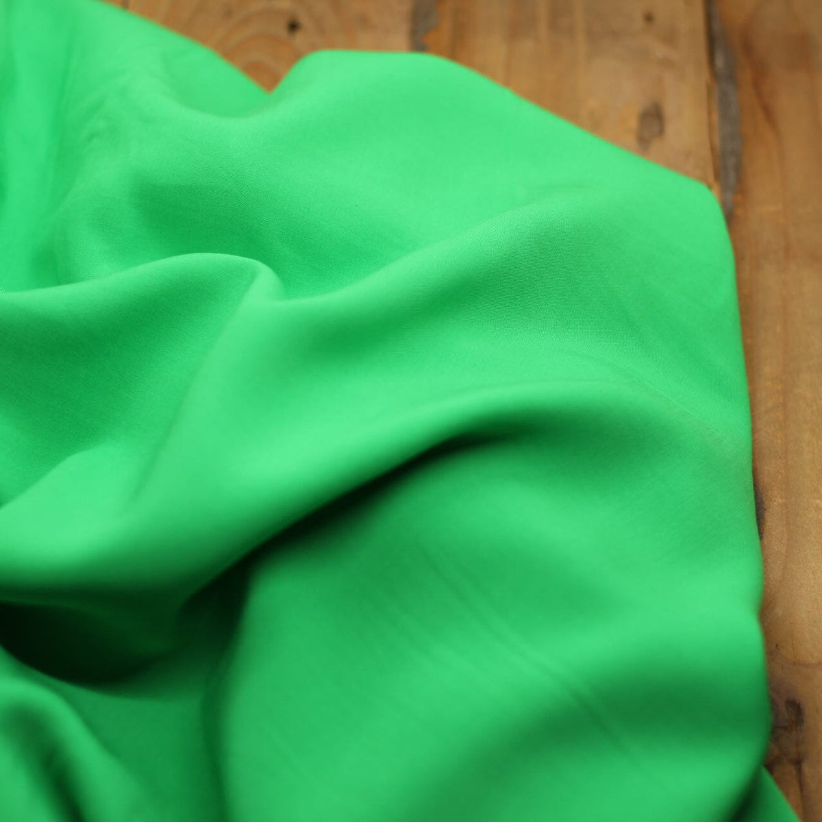 Tissu Viscose Unie - Vert prairie (Vendu x10cm) Tissus Sélection Gaspard & Léonie | Gaspard et Léonie Tissus en ligne et Mercerie à Toulouse
